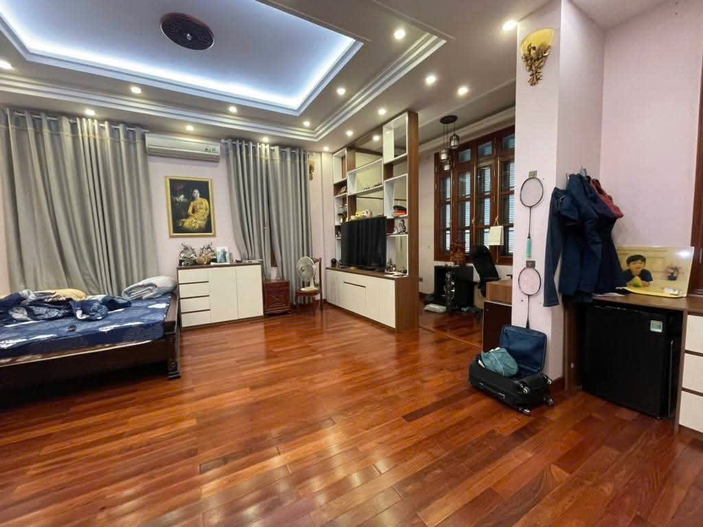 NHÀ ĐẸP ĐÓN TẾT - XUÂN ĐỈNH -GARA Ô TÔ – 7 CHỖ VÀO NHÀ – DÂN XÂY -GẦN PHỐ